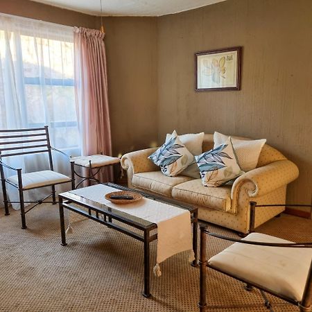 Bass Lake Country Lodge Pretoria-Noord エクステリア 写真