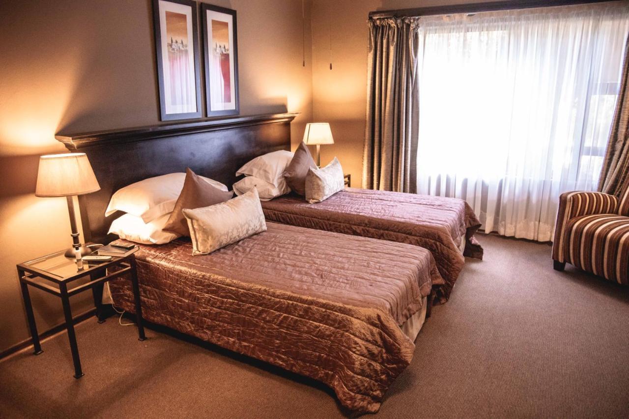 Bass Lake Country Lodge Pretoria-Noord エクステリア 写真