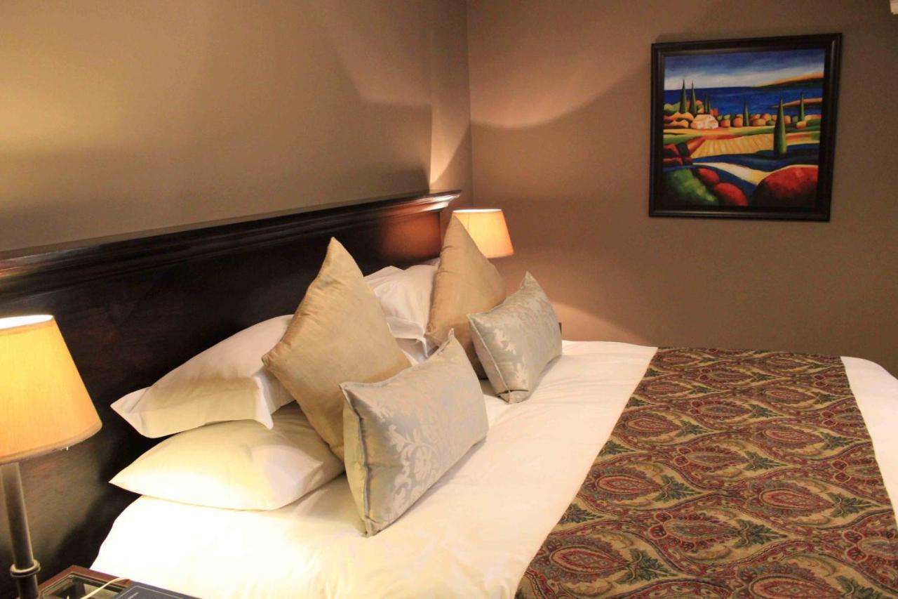 Bass Lake Country Lodge Pretoria-Noord エクステリア 写真