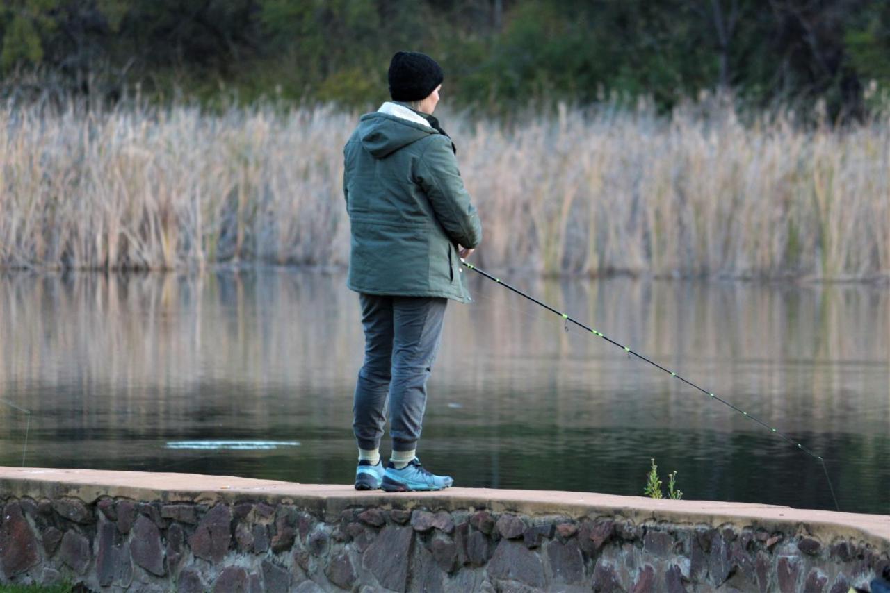 Bass Lake Country Lodge Pretoria-Noord エクステリア 写真