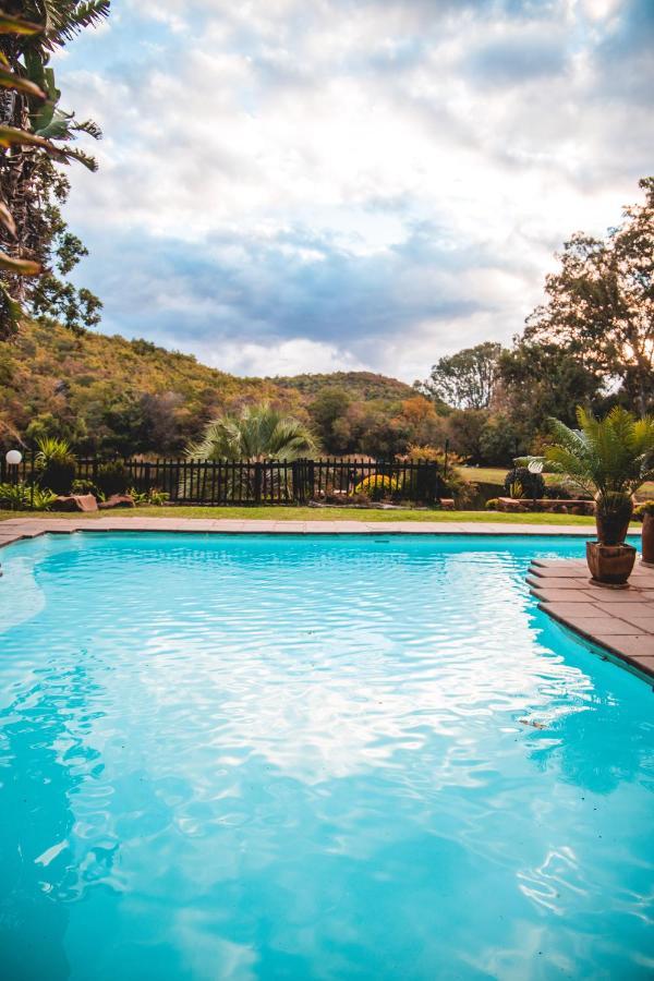 Bass Lake Country Lodge Pretoria-Noord エクステリア 写真
