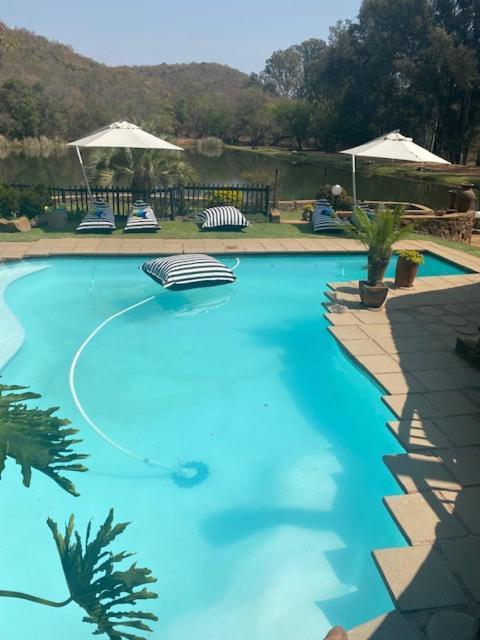 Bass Lake Country Lodge Pretoria-Noord エクステリア 写真