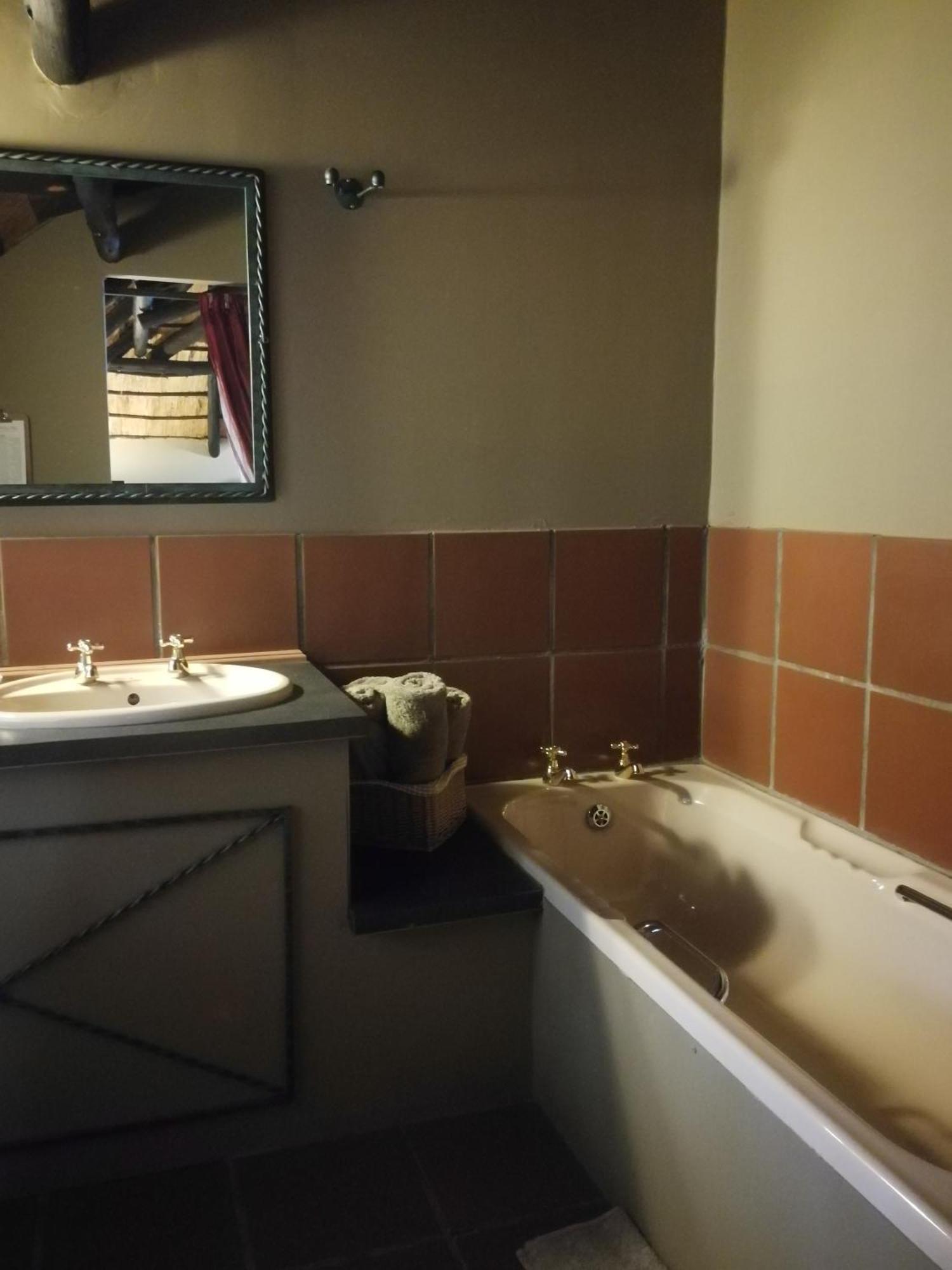 Bass Lake Country Lodge Pretoria-Noord エクステリア 写真